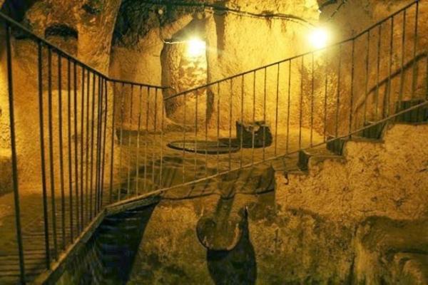 Μαλακοπή: Το μυστικό υπόγειο βασίλειο της Καππαδοκίας που αποκαλύφθηκε τυχαία πίσω από βράχο