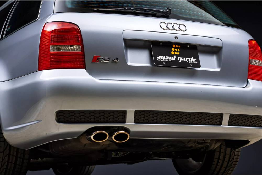«Αμεταχείριστο» Audi RS 4 B5 αμφισβητεί το ολοκαίνουριο RS 6