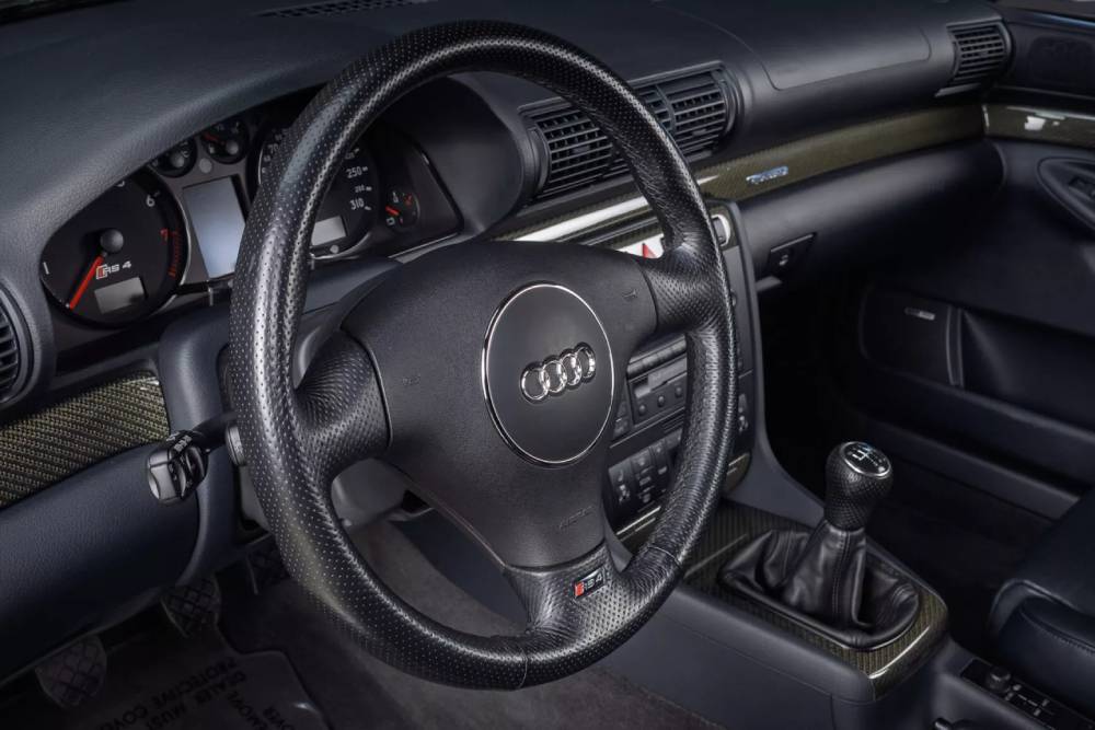 «Αμεταχείριστο» Audi RS 4 B5 αμφισβητεί το ολοκαίνουριο RS 6