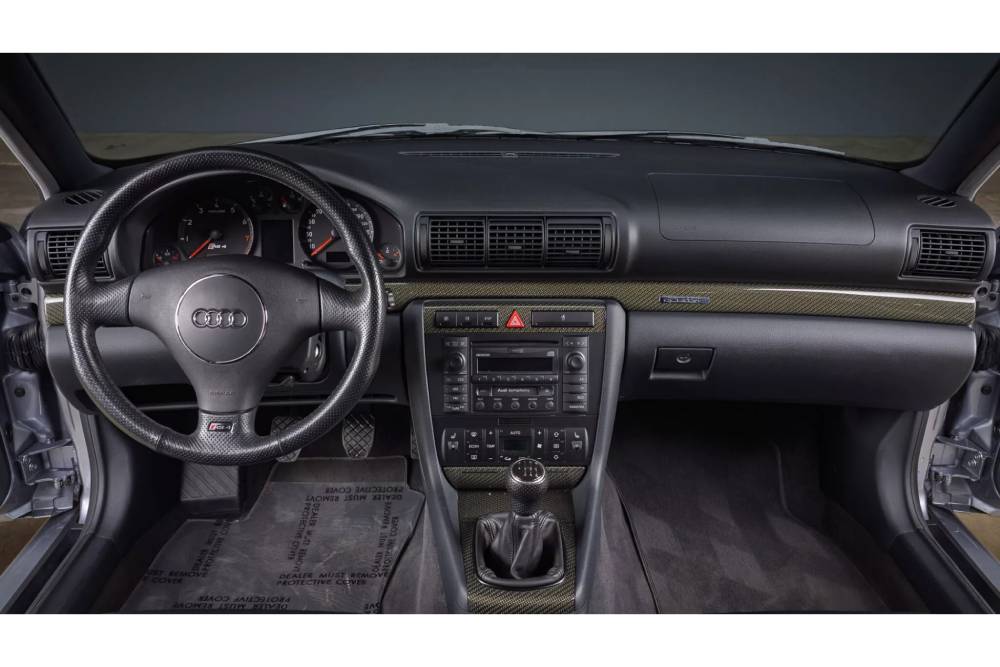«Αμεταχείριστο» Audi RS 4 B5 αμφισβητεί το ολοκαίνουριο RS 6