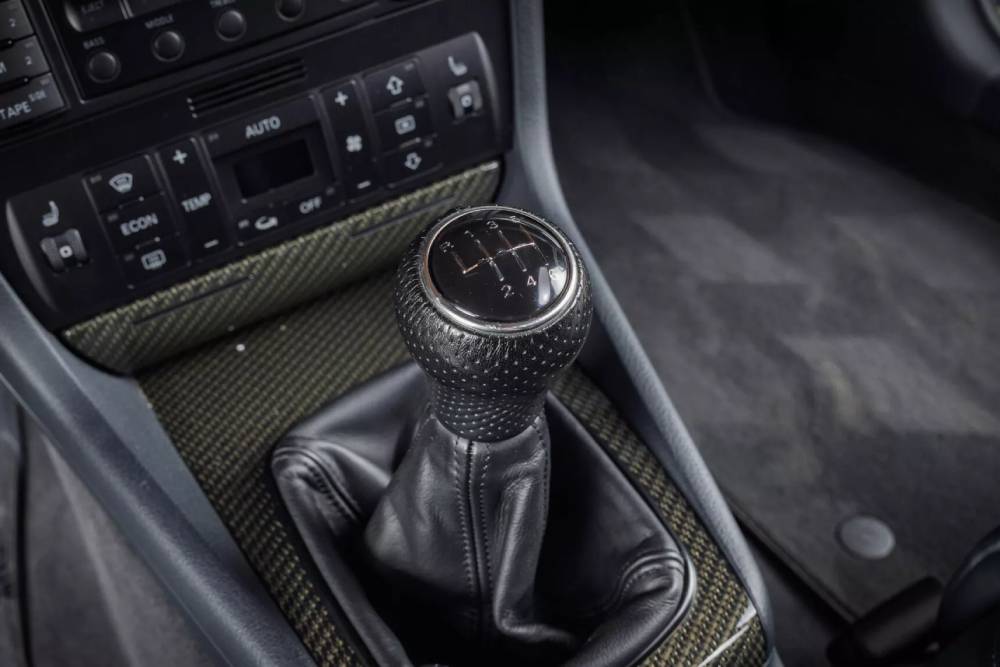 «Αμεταχείριστο» Audi RS 4 B5 αμφισβητεί το ολοκαίνουριο RS 6
