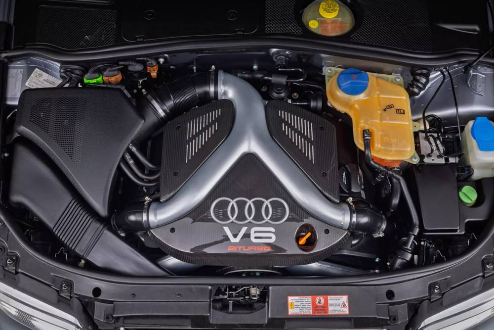 «Αμεταχείριστο» Audi RS 4 B5 αμφισβητεί το ολοκαίνουριο RS 6