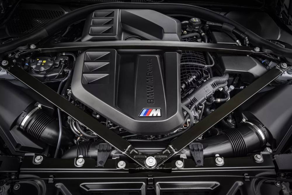 Εκρηκτική BMW M2 CS σπάει το φράγμα των 300 χλμ./ώρα