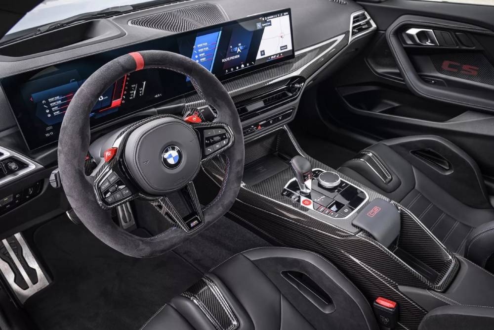 Εκρηκτική BMW M2 CS σπάει το φράγμα των 300 χλμ./ώρα