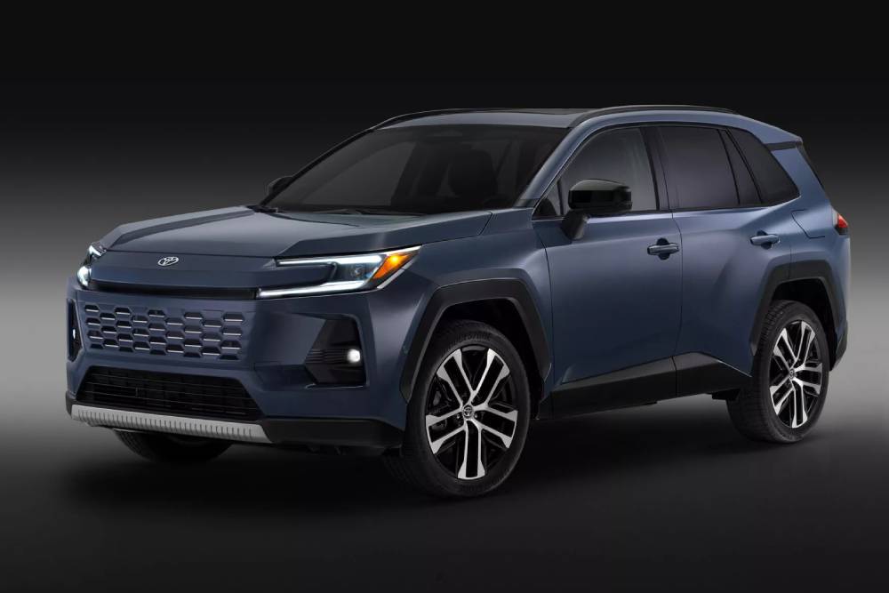Νέο Toyota RAV4 και GR Sport εκτοξεύεται με 324 άλογα