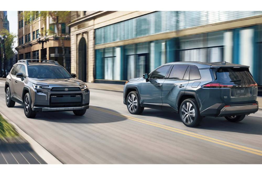 Νέο Toyota RAV4 και GR Sport εκτοξεύεται με 324 άλογα