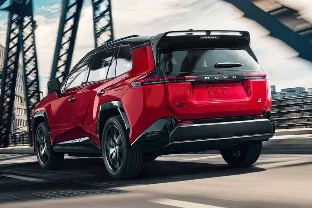 Νέο Toyota RAV4 και GR Sport εκτοξεύεται με 324 άλογα