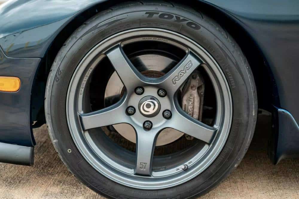 Ιερόσυλο Mazda RX-7 μεταμορφώνεται σε EV με "καρδιά" Tesla