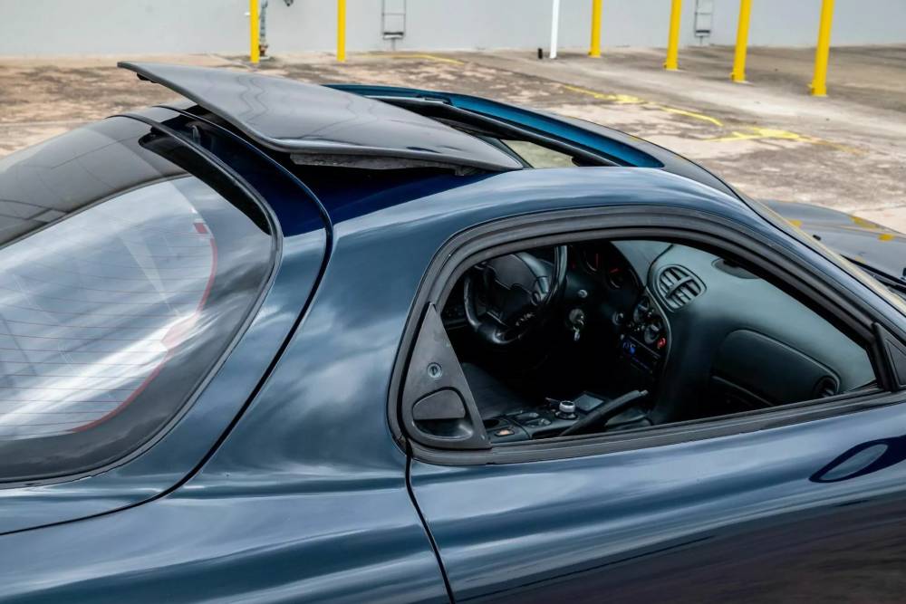 Ιερόσυλο Mazda RX-7 μεταμορφώνεται σε EV με "καρδιά" Tesla