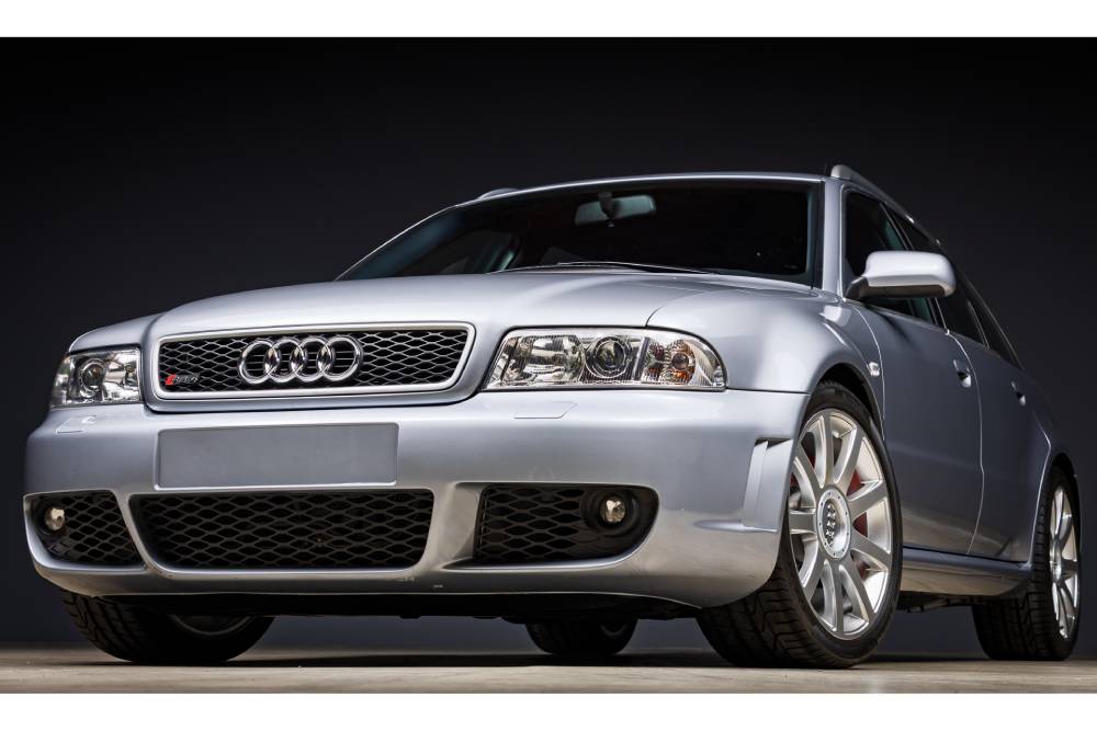 «Αμεταχείριστο» Audi RS 4 B5 αμφισβητεί το ολοκαίνουριο RS 6