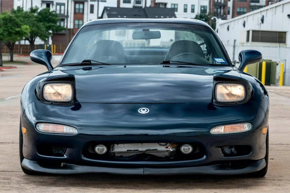 Ιερόσυλο Mazda RX-7 μεταμορφώνεται σε EV με "καρδιά" Tesla
