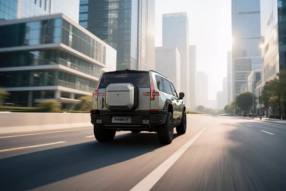 Ο νέος "Θηριώδης Μαχητής" της Dongfeng με τα 700 άλογα ισχύος