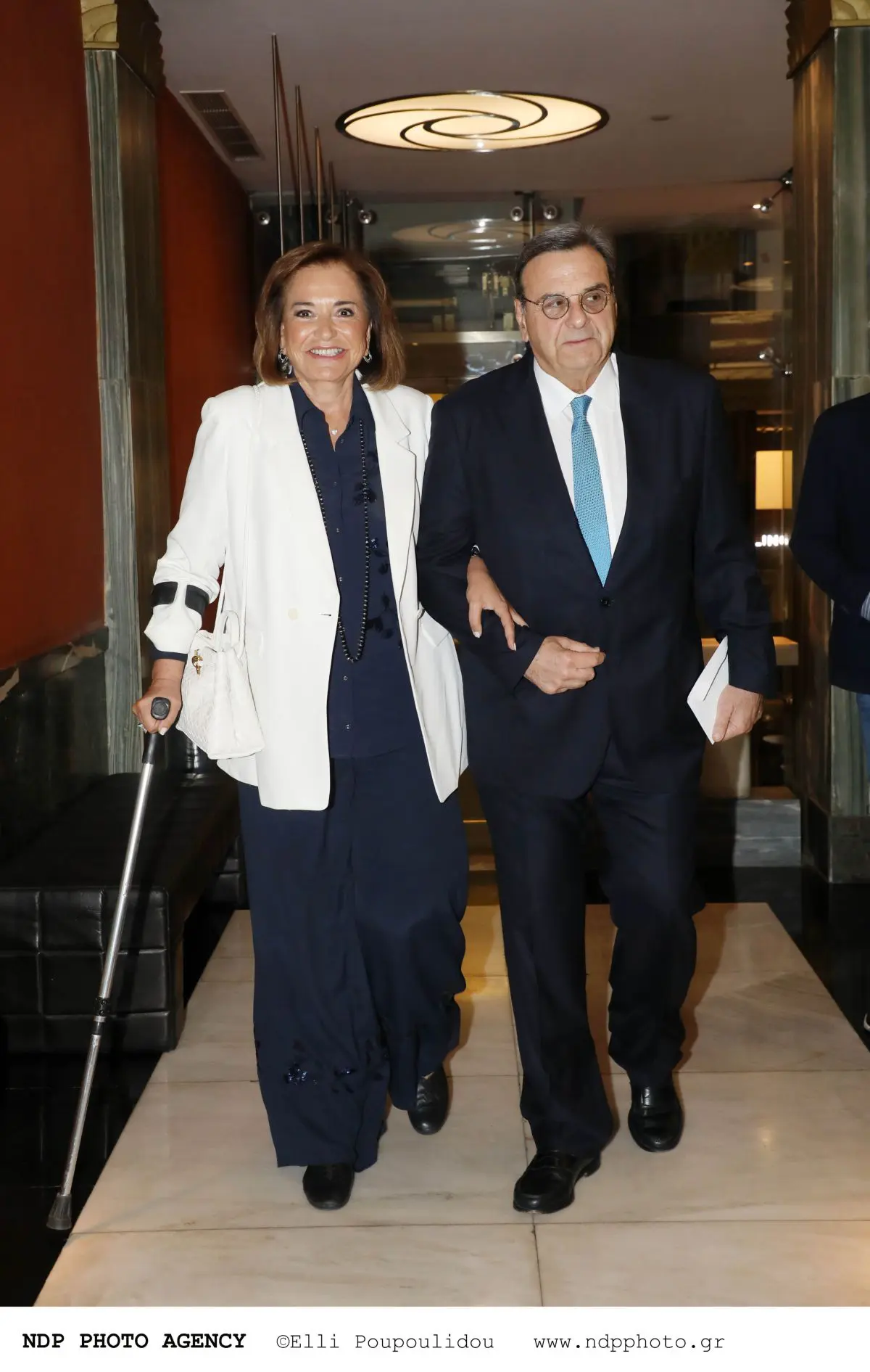 Νία Βαρντάλος: Εντυπωσιακές προσωπικότητες στην πρεμιέρα του "Tiny Beautiful Things" – Δείτε φωτογραφίες 22 Ντόρα Μπακογιάννη, Ισίδωρος Κούβελος