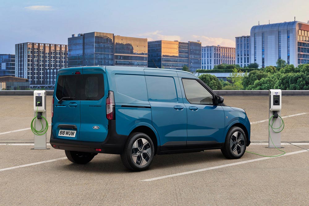 Νέο Ford E-Transit Courier: Επαγγελματικό όχημα με οικολογική συνείδηση