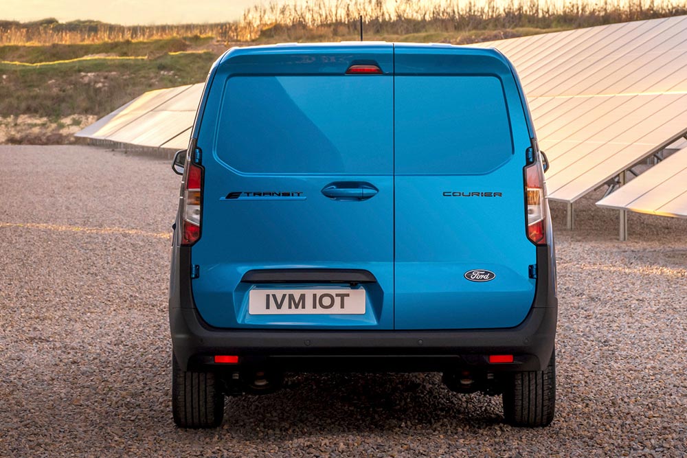 Νέο Ford E-Transit Courier: Επαγγελματικό όχημα με οικολογική συνείδηση