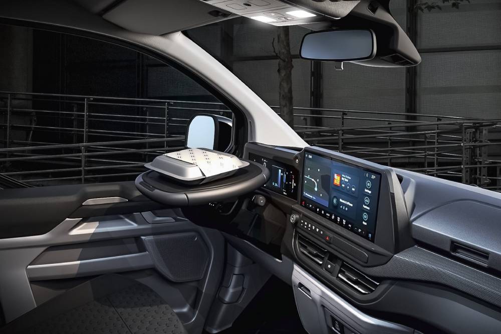 Το νέο Ford E-Transit Custom εξηλεκτρίζει τις επιχειρήσεις