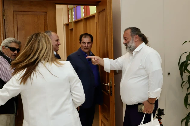Μάριος Ηλιόπουλος: Αιφνιδιαστική επίσκεψη του προέδρου της ΑΕΚ στην Περιφέρεια Κρήτης 4 Μάριος Ηλιόπουλος: Αιφνιδιαστική επίσκεψη του προέδρου της ΑΕΚ στην Περιφέρεια Κρήτης