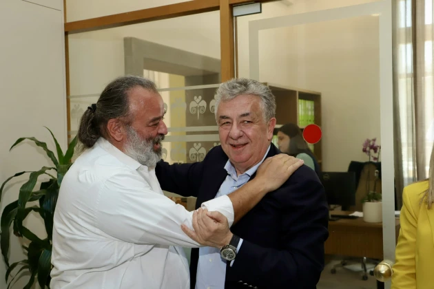 Μάριος Ηλιόπουλος: Αιφνιδιαστική επίσκεψη του προέδρου της ΑΕΚ στην Περιφέρεια Κρήτης 5 Μάριος Ηλιόπουλος: Αιφνιδιαστική επίσκεψη του προέδρου της ΑΕΚ στην Περιφέρεια Κρήτης