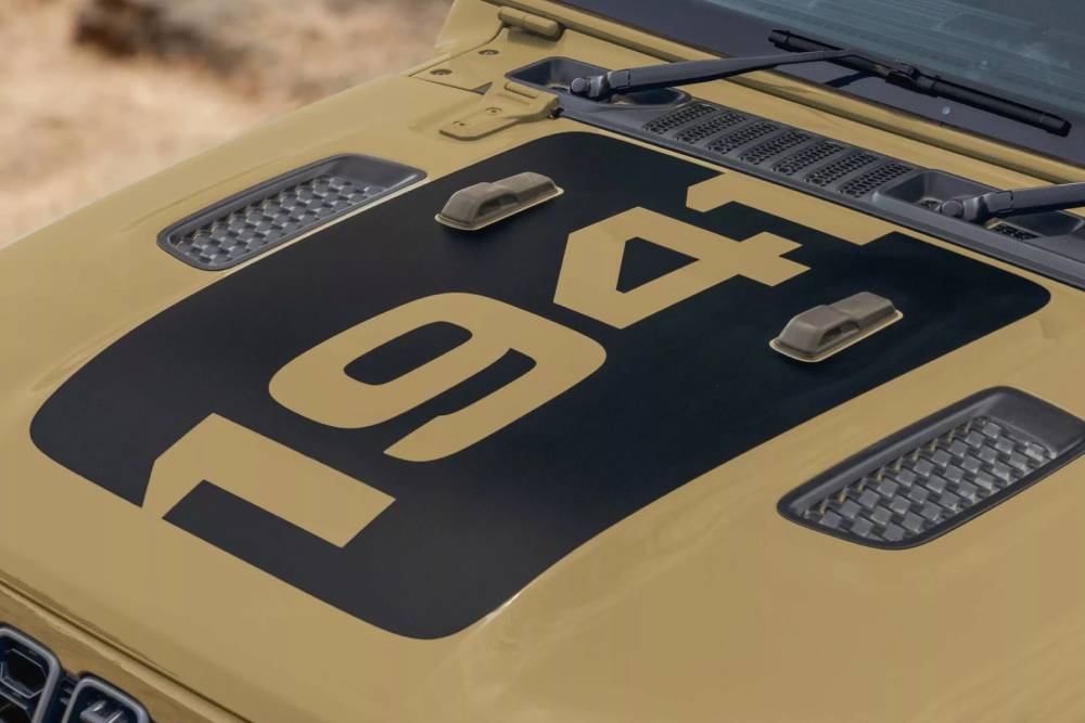 Νέο Jeep Wrangler 1941 Willys με πολεμικές διαθέσεις