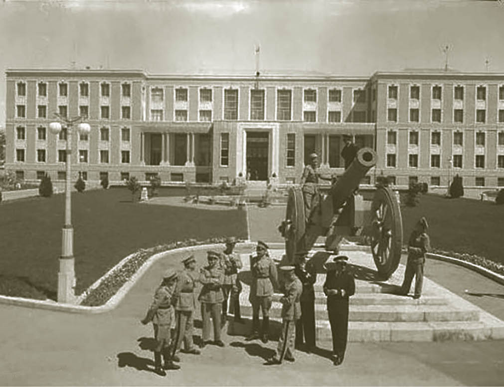 Ναζί κατάσκοποι στην Τεχεράνη: Το άγνωστο δίκτυο μυστικών πρακτόρων του Χίτλερ στο Ιράν 1935-1943