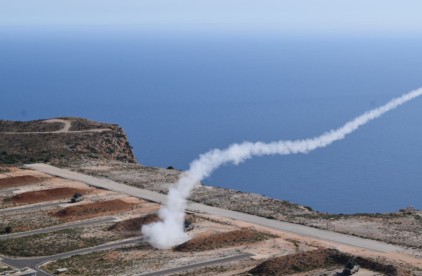 Πυροβολικό: Φλέγεται ο ουρανός στην Κρήτη – Συγκλονιστικές εικόνες