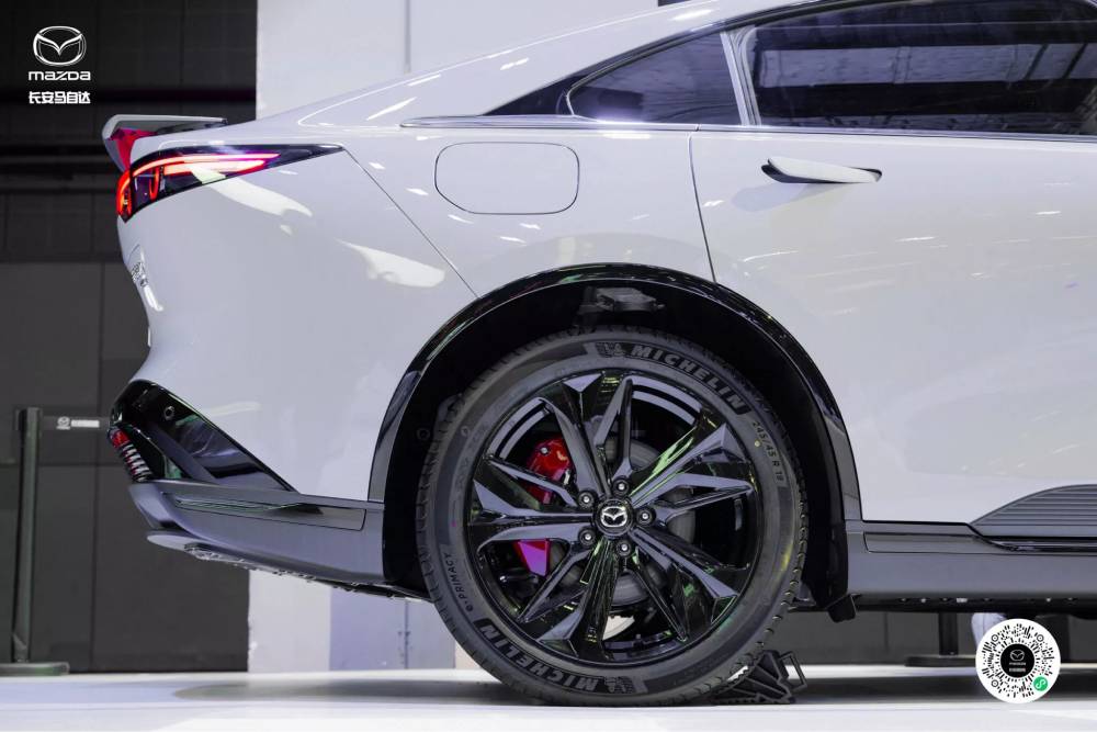 Εντυπωσιακό και δυναμικό Mazda EZ-6 Sports Edition
