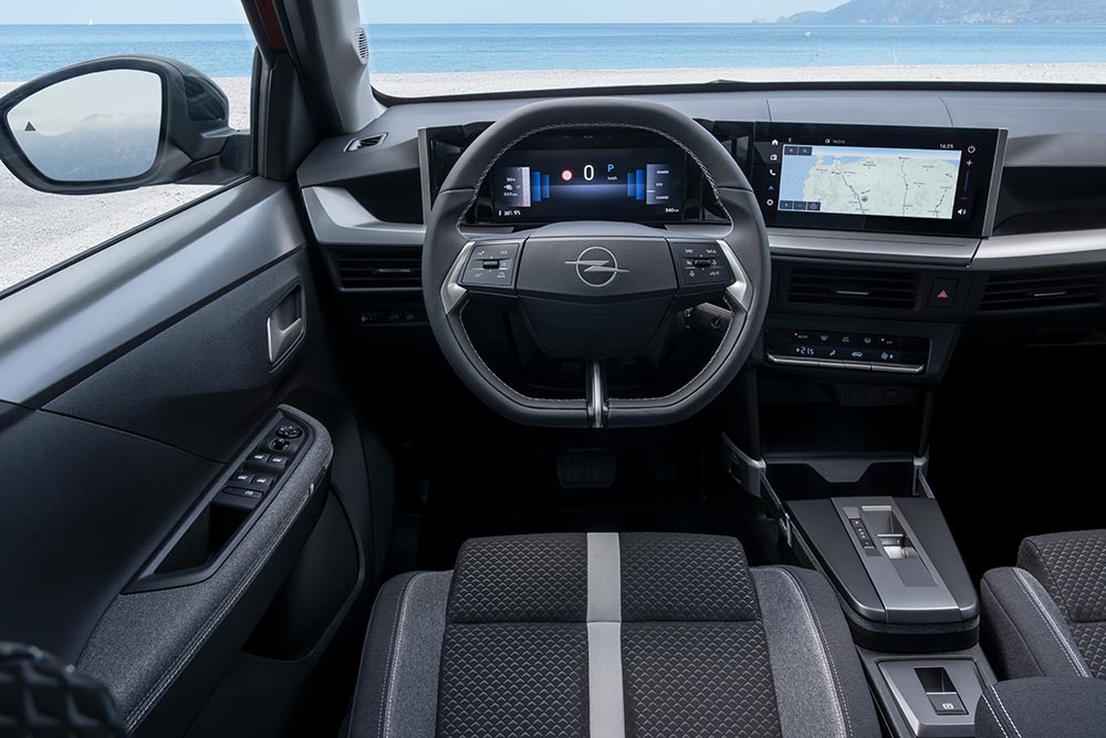 Νέα οικογενειακά Opel προσφέρουν πολυτελείς ανέσεις