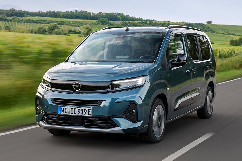 Νέα οικογενειακά Opel προσφέρουν πολυτελείς ανέσεις