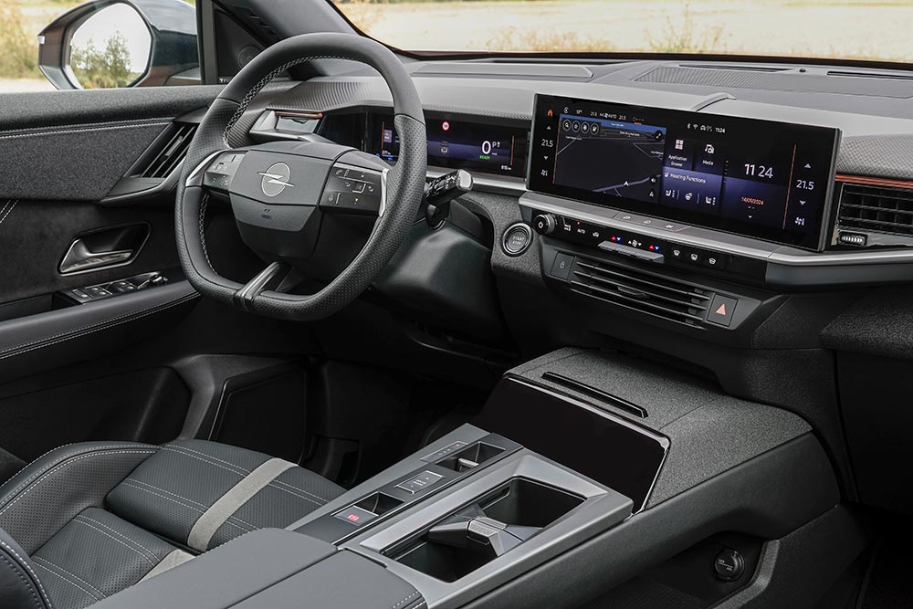 Νέα οικογενειακά Opel προσφέρουν πολυτελείς ανέσεις