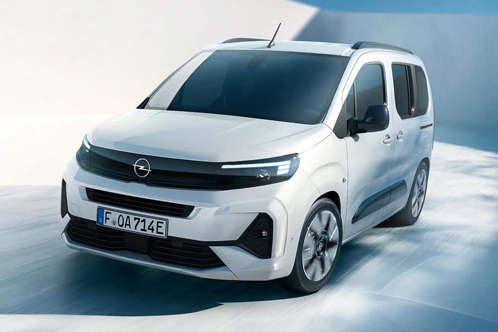 Νέα οικογενειακά Opel προσφέρουν πολυτελείς ανέσεις