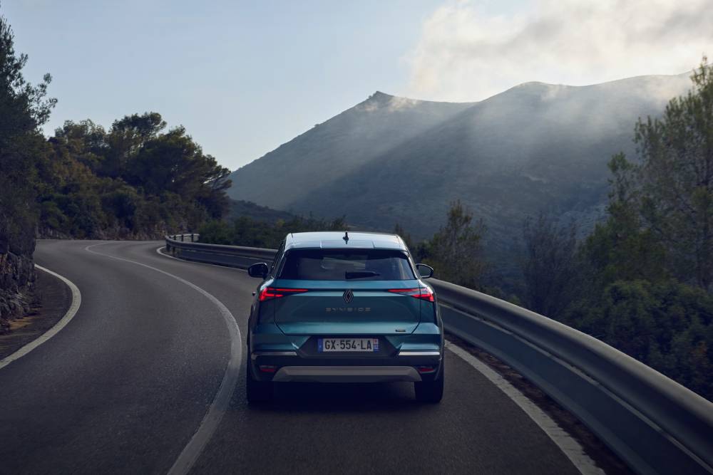 Νέο πανίσχυρο υβριδικό σύστημα E-Tech 160 από τη Renault