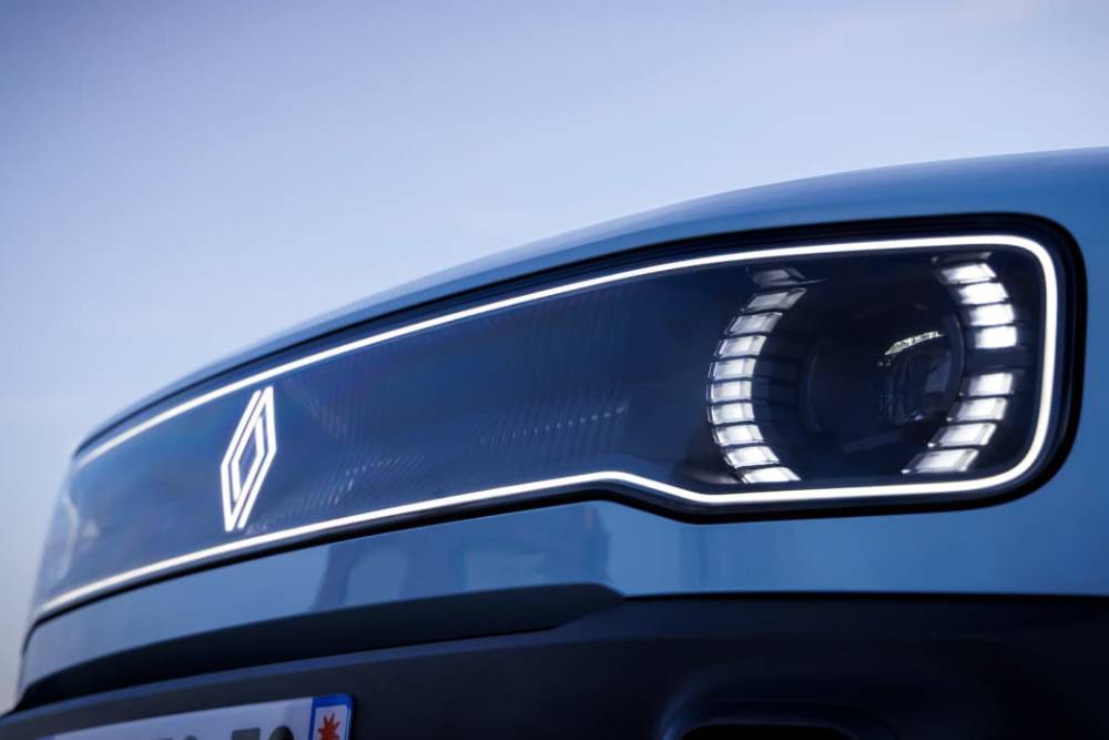 Επιστρέφει δυναμικά το θρυλικό Renault 4 E-Tech