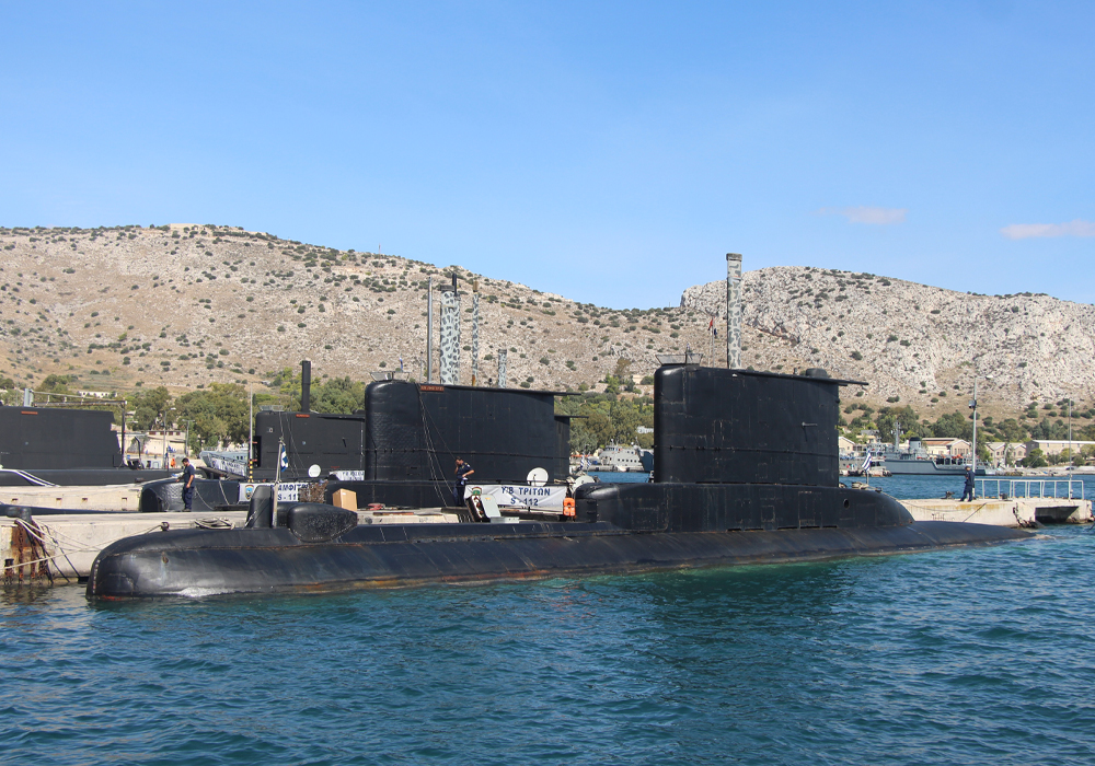 Το Πολεμικό Ναυτικό αποχαιρέτησε σιωπηλά και το θρυλικό υποβρύχιο «ΤΡΙΤΩΝ»