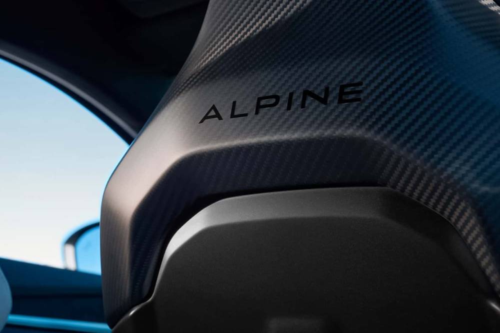 Νέο Alpine A390 συντρίβει τα δεσμά της παράδοσης