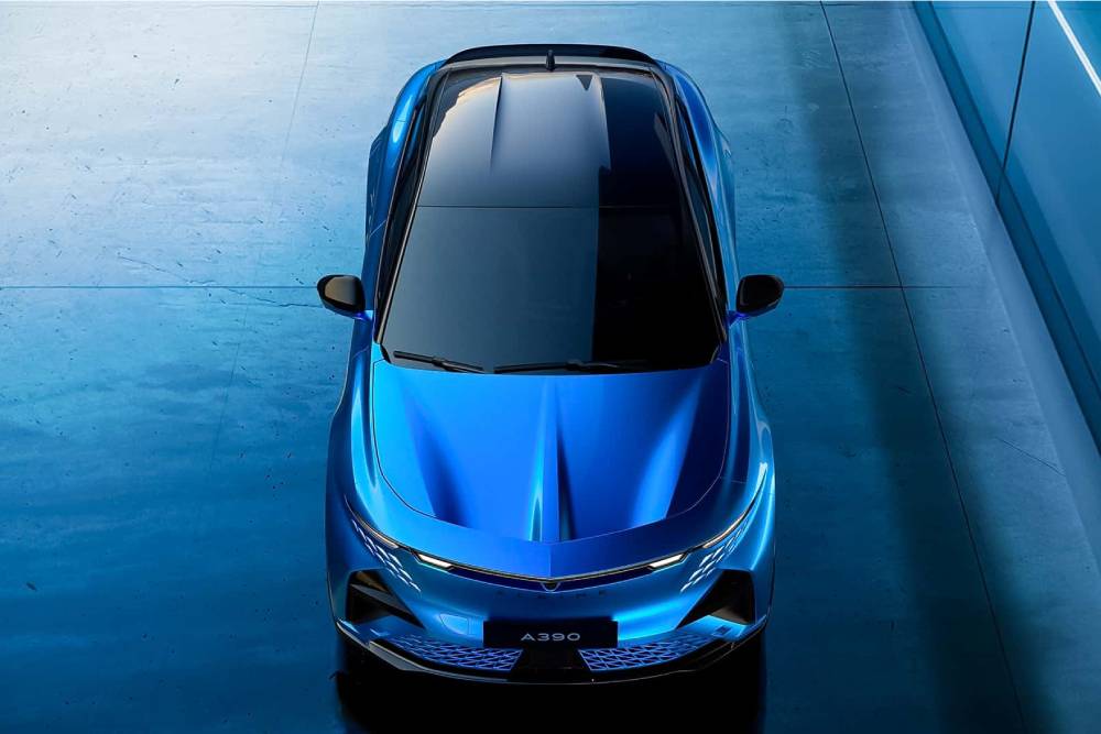 Νέο Alpine A390 συντρίβει τα δεσμά της παράδοσης