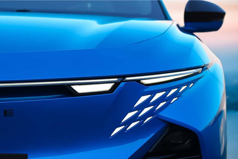 Νέο Alpine A390 συντρίβει τα δεσμά της παράδοσης