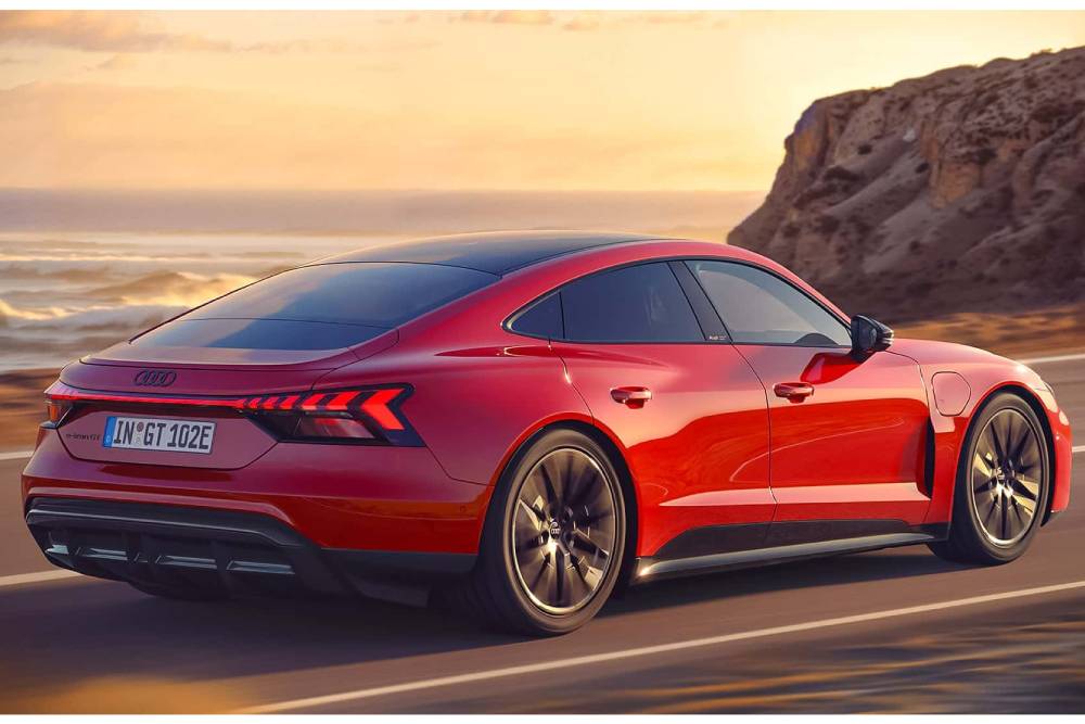 Νέο εντυπωσιακό Audi e-tron GT quattro με έως 585 άλογα