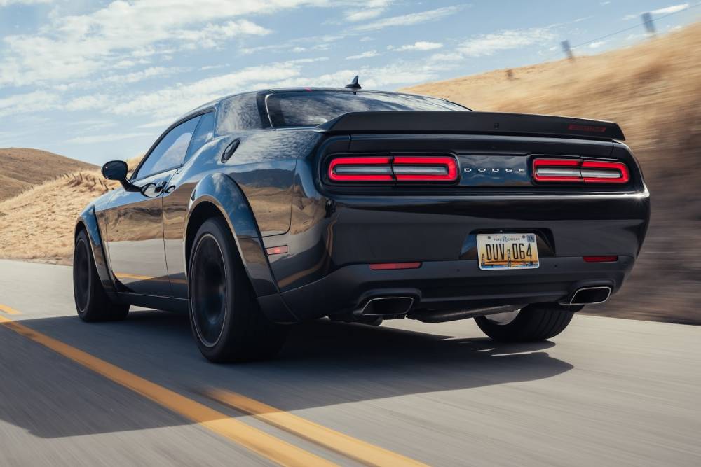 «Θηρίο» το νέο Dodge Charger δίπλα στο θρυλικό Challenger