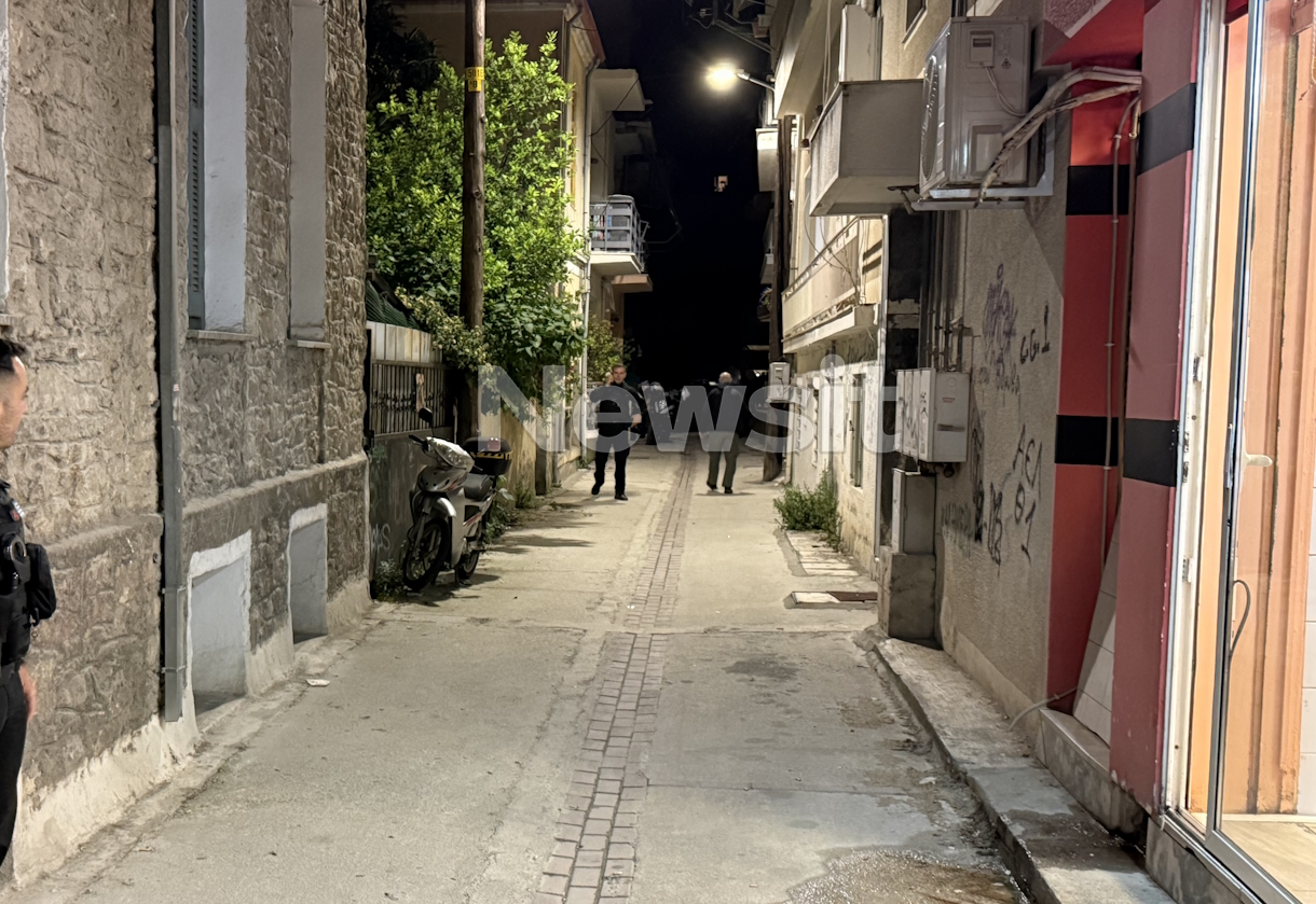 Λάρισα: «Κραυγές απόγνωσης για βοήθεια» αποκαλύπτουν γείτονες για την δολοφονία της 52χρονης από τον γιό της 5 Λάρισα