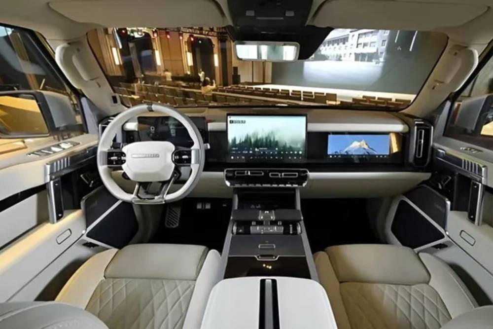 Ο νέος "Θηριώδης Μαχητής" της Dongfeng με τα 700 άλογα ισχύος
