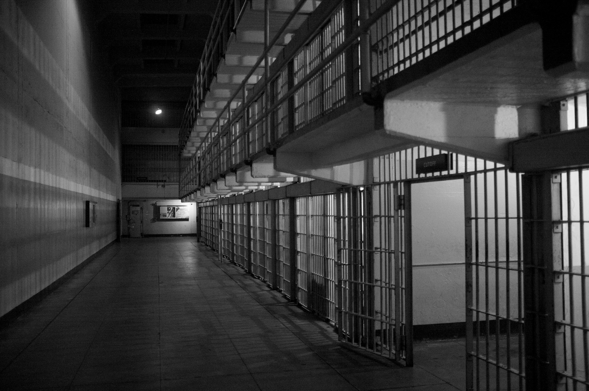 ΗΠΑ: Το Αλκατράζ επιστρέφει για να φιλοξενήσει τους «χειρότερους εγκληματίες» – Γιατί ο Τραμπ θέλει να επαναλειτουργήσει η διαβόητη φυλακή 9 αλκατράζ
