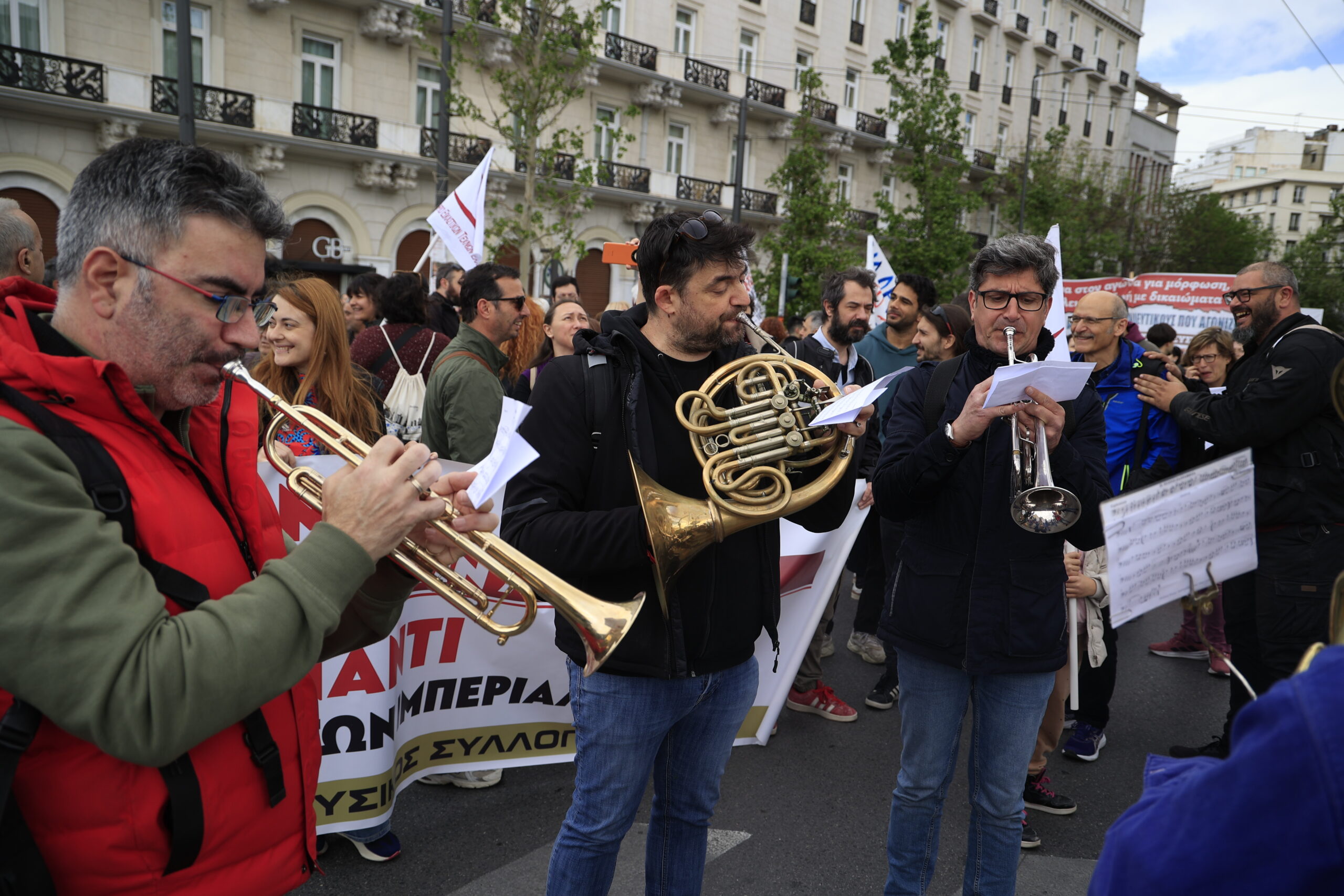 Εργατική Πρωτομαγιά: Μαζικές διαδηλώσεις παραλύουν το κέντρο της Αθήνας – Ποιοι δρόμοι είναι κλειστοί 8 Απεργιακή συγκέντρωση για την Πρωτομαγιά στο κέντρο της Αθήνας