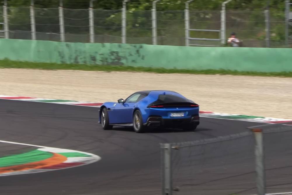 Η Ferrari 12Cilindri αποκαλύπτει τα μυστικά της οδήγησης