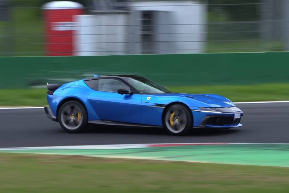 Η Ferrari 12Cilindri αποκαλύπτει τα μυστικά της οδήγησης