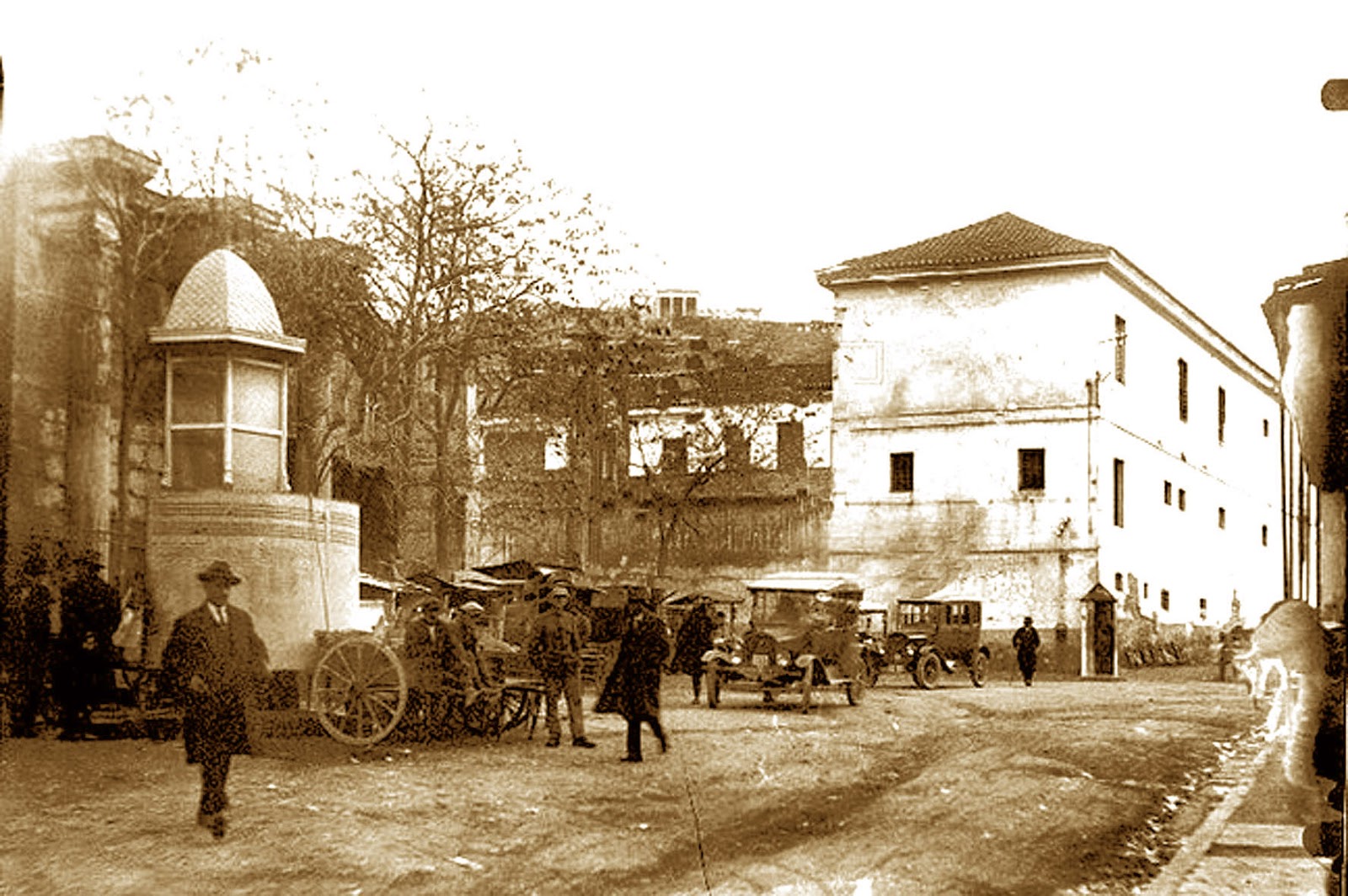 Όταν το Μοναστηράκι έκρυβε σκοτεινά κελιά 4 Όταν το Μοναστηράκι έκρυβε σκοτεινά κελιά