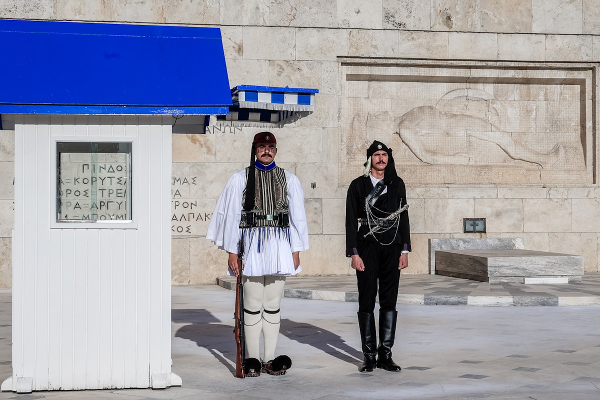 Γενοκτονία των Ποντίων: Εύζωνες τίμησαν με ποντιακές στολές – Συγκλονιστική προσέλευση στο Σύνταγμα για την Ημέρα Μνήμης 20 Κατάθεση στεφάνων στο Μνημείο του Αγνώστου Στρατιώτη από την Παμποντιακή Ομοσπονδίας Ελλάδος (ΠΟΕ) και αλλαγή της προεδρικής φρουράς με Πόντιους Εύζωνες για την Ημέρα Μνήμης της Γενοκτονίας των Ελλήνων του Πόντου