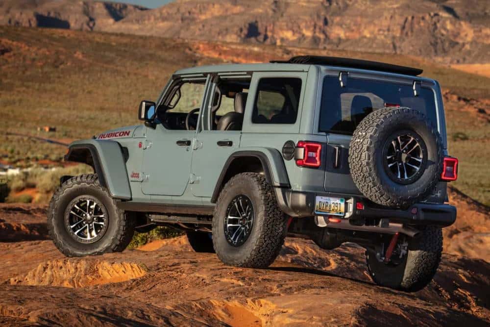 Ανίκητο τέρας της φύσης το Jeep Wrangler V8
