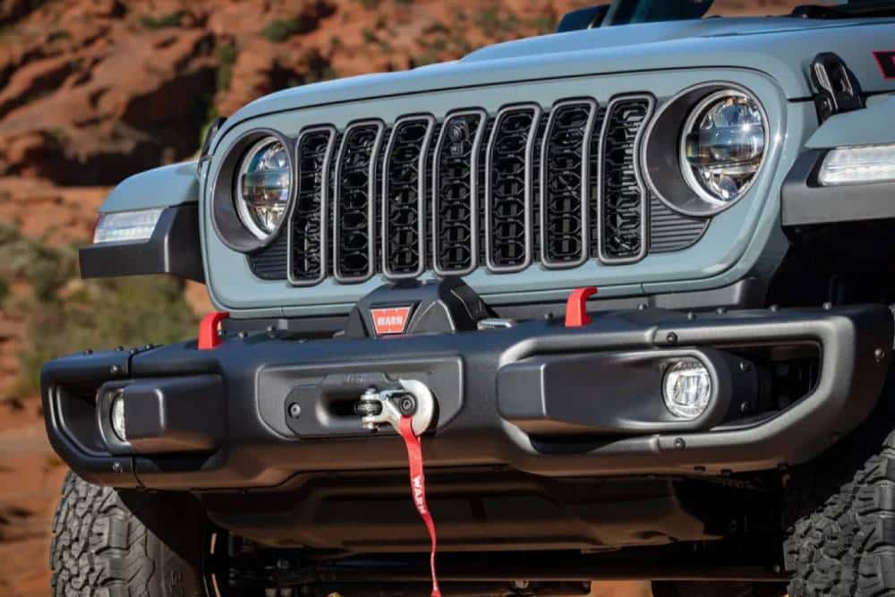 Ανίκητο τέρας της φύσης το Jeep Wrangler V8