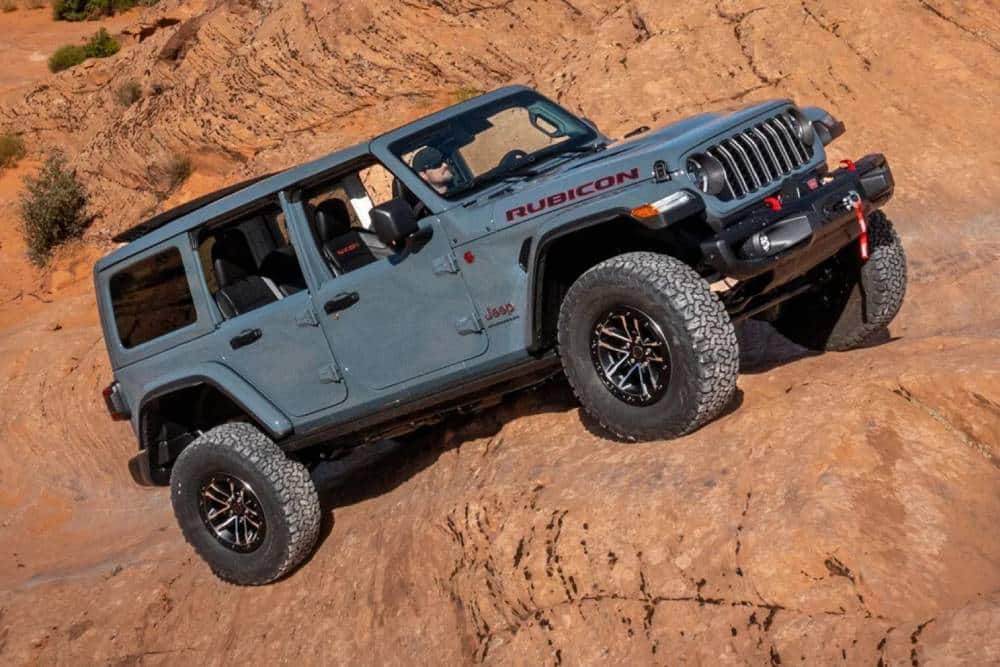 Ανίκητο τέρας της φύσης το Jeep Wrangler V8