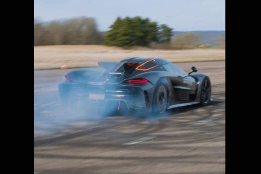 «Εξαφανίζει» τα χρονόμετρα το εκρηκτικό Koenigsegg Jesko
